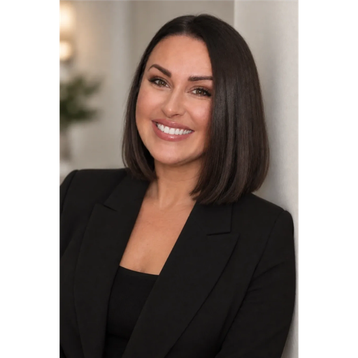 Zoe — Registered Trichologist at The PMU Clinic